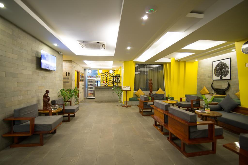 V Hotel Phnom Penh Eksteriør billede