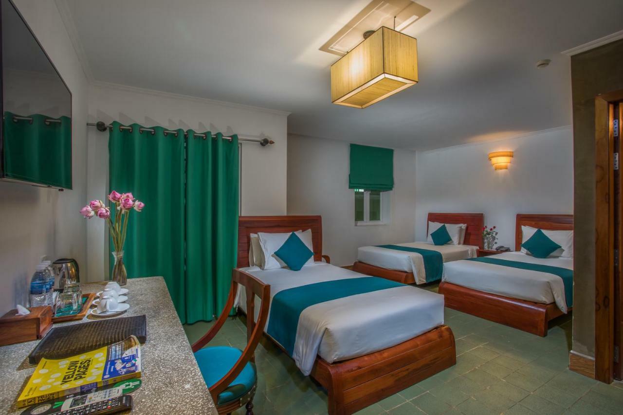V Hotel Phnom Penh Eksteriør billede
