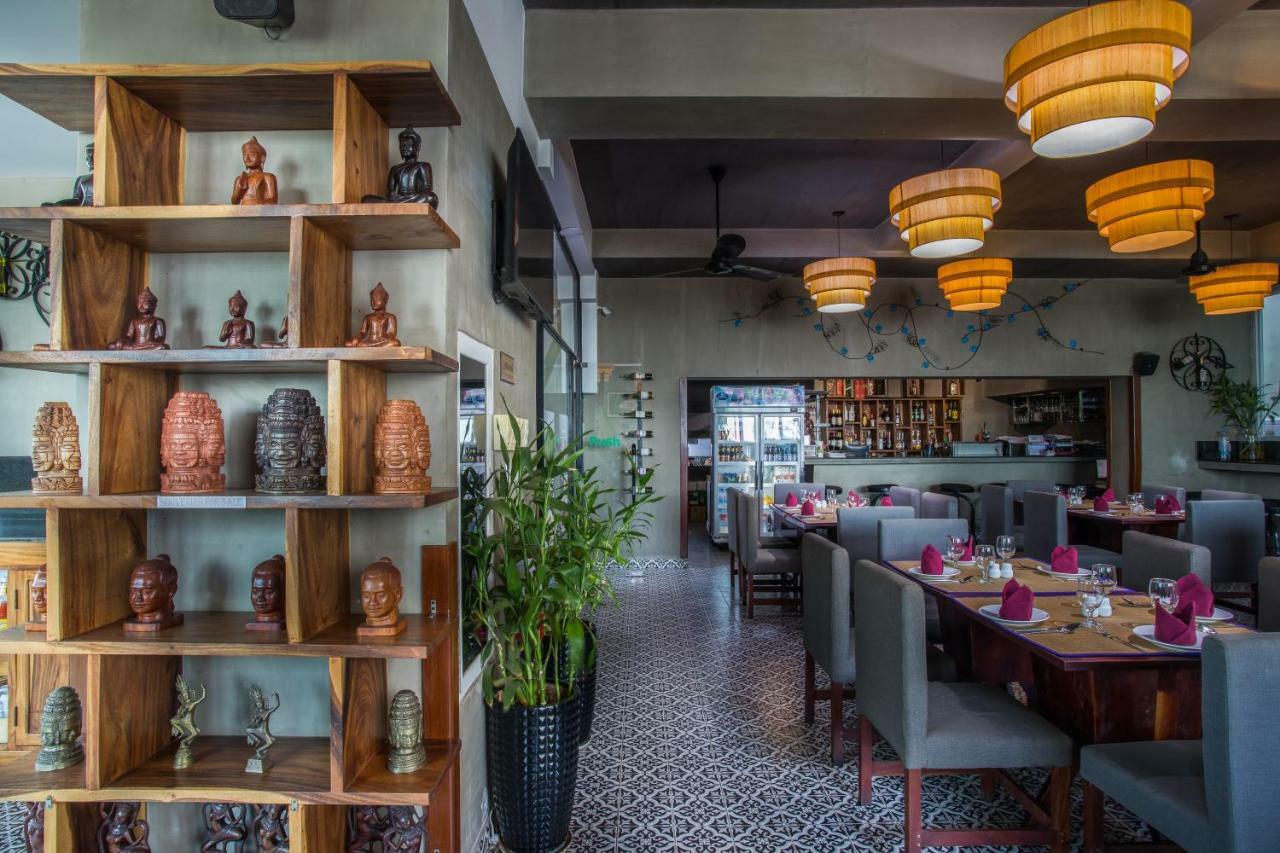 V Hotel Phnom Penh Eksteriør billede
