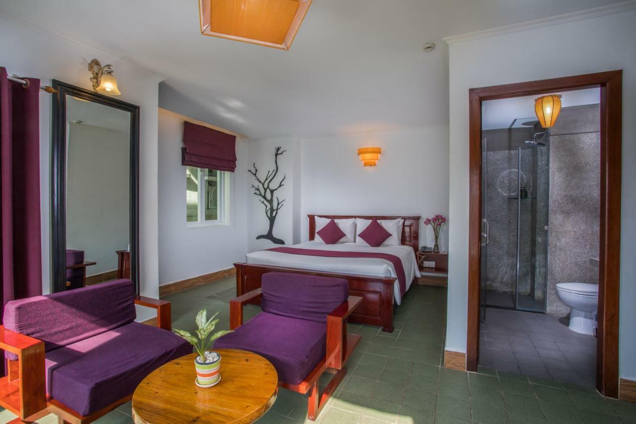 V Hotel Phnom Penh Eksteriør billede