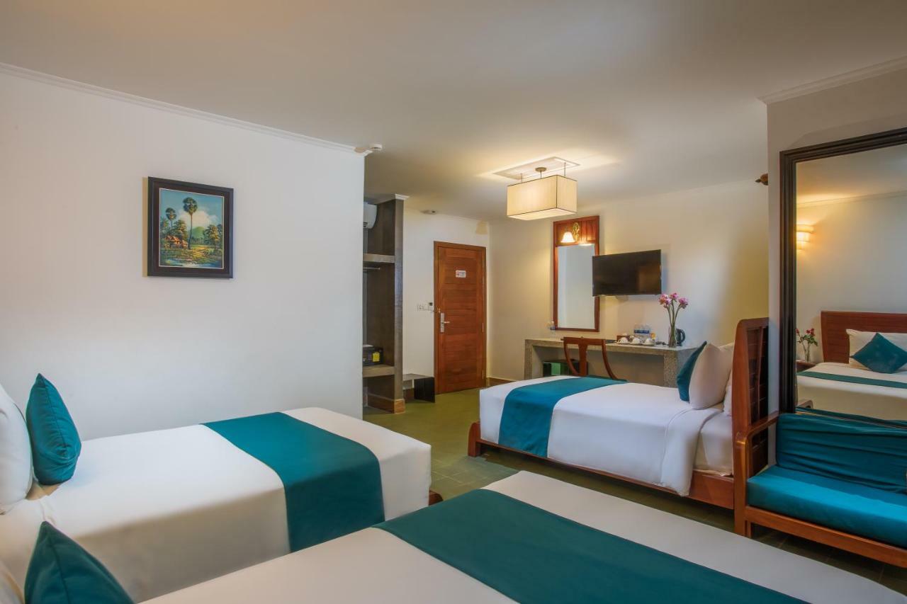 V Hotel Phnom Penh Eksteriør billede