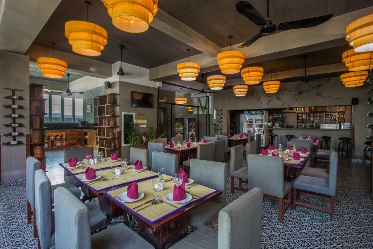 V Hotel Phnom Penh Eksteriør billede