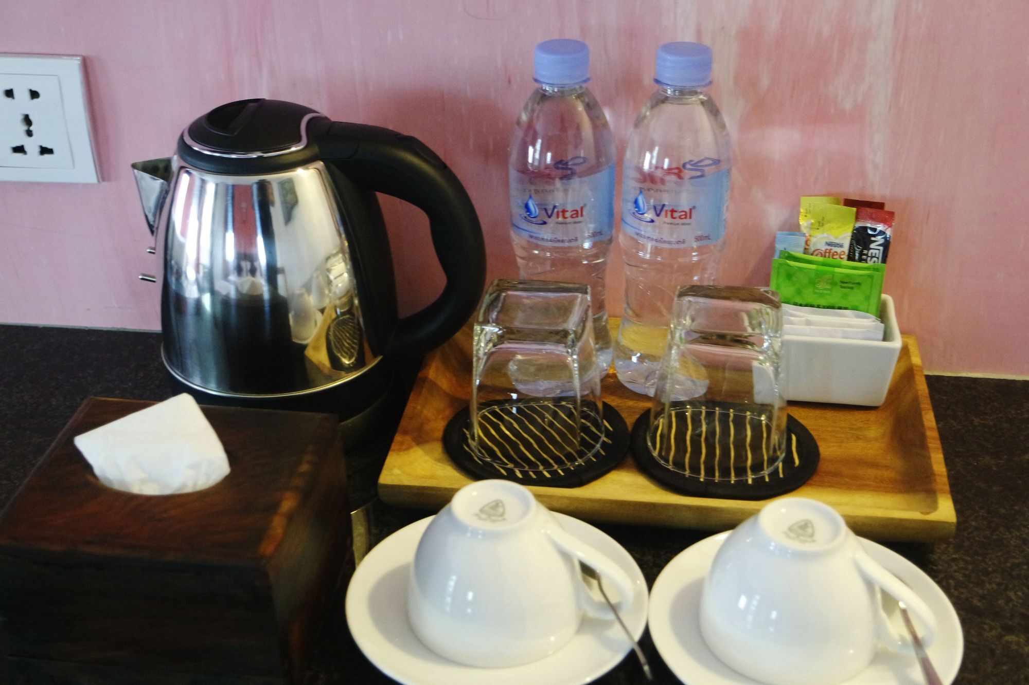 V Hotel Phnom Penh Eksteriør billede