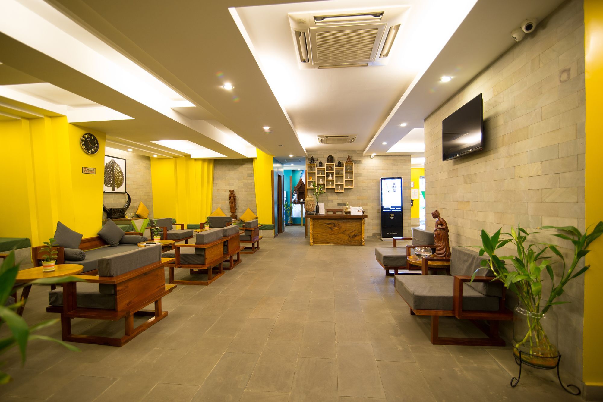 V Hotel Phnom Penh Eksteriør billede