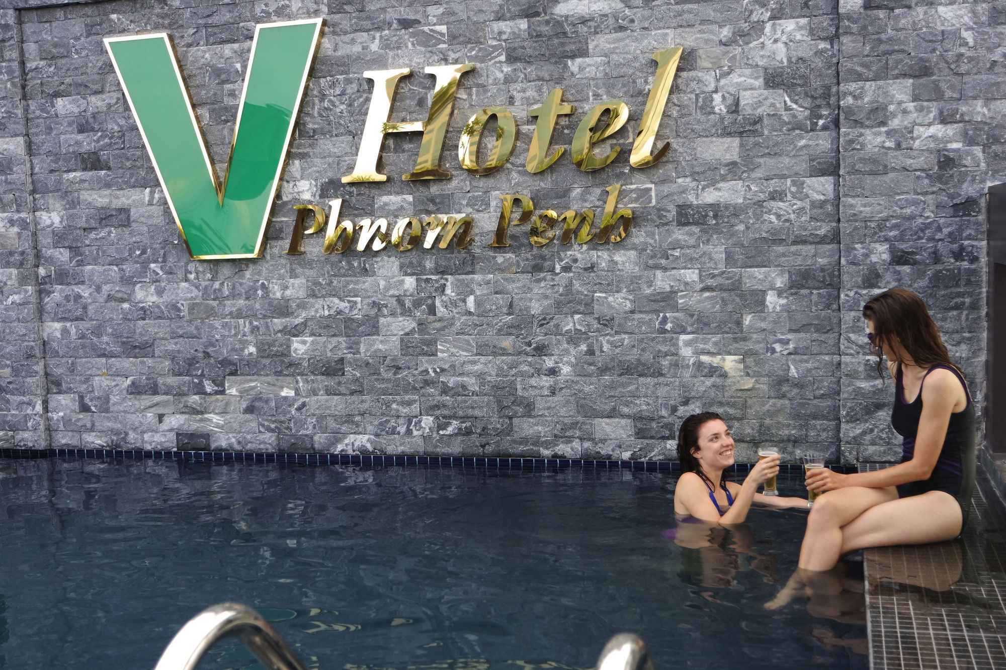 V Hotel Phnom Penh Eksteriør billede