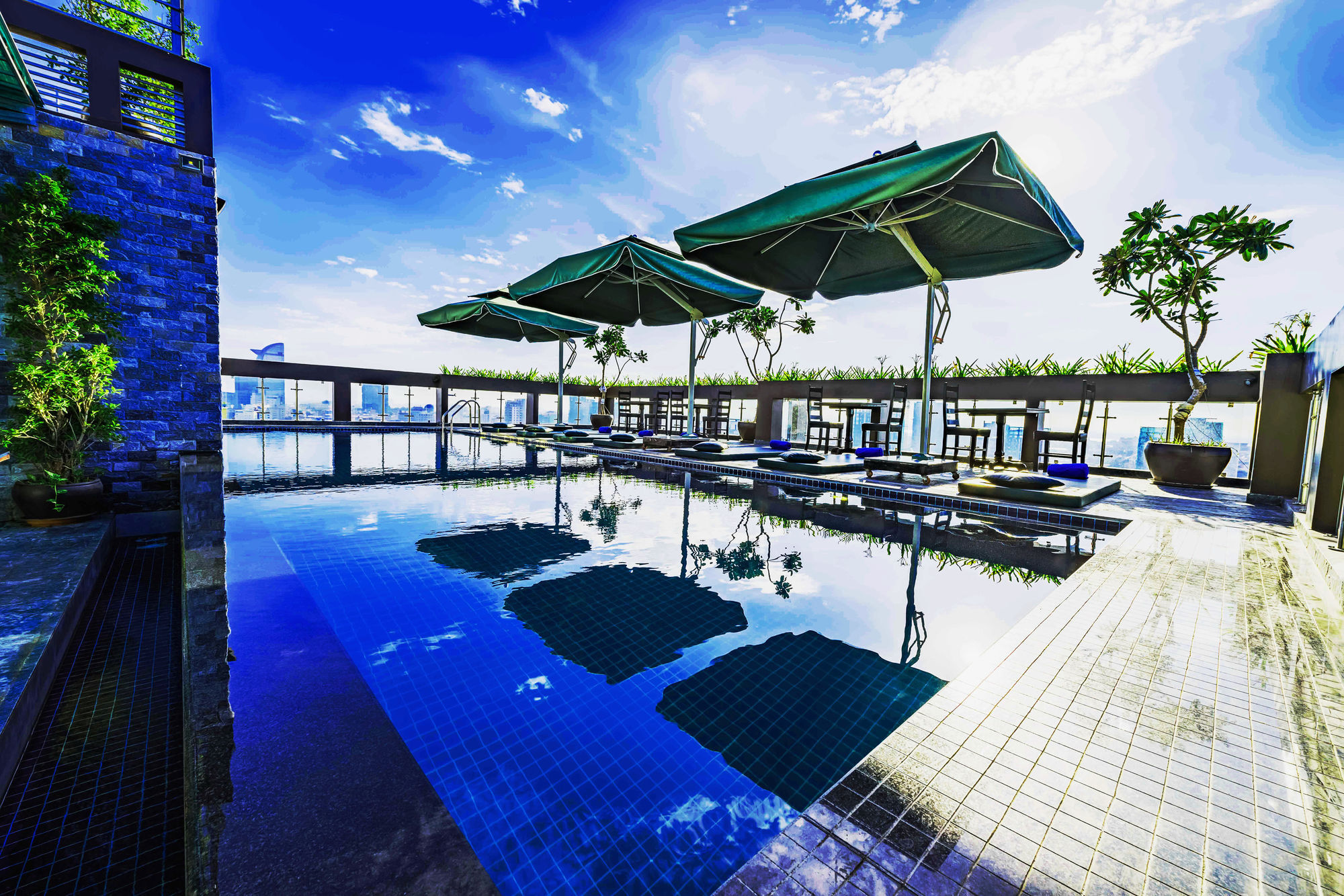 V Hotel Phnom Penh Eksteriør billede