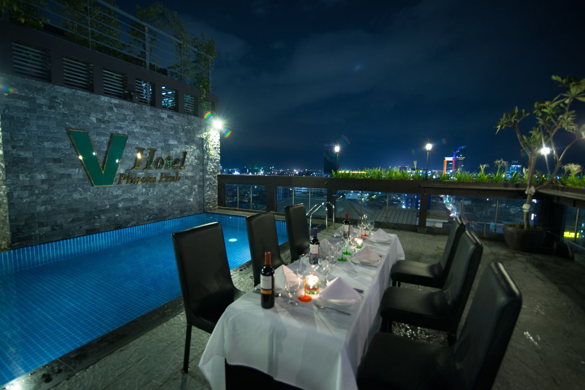 V Hotel Phnom Penh Eksteriør billede