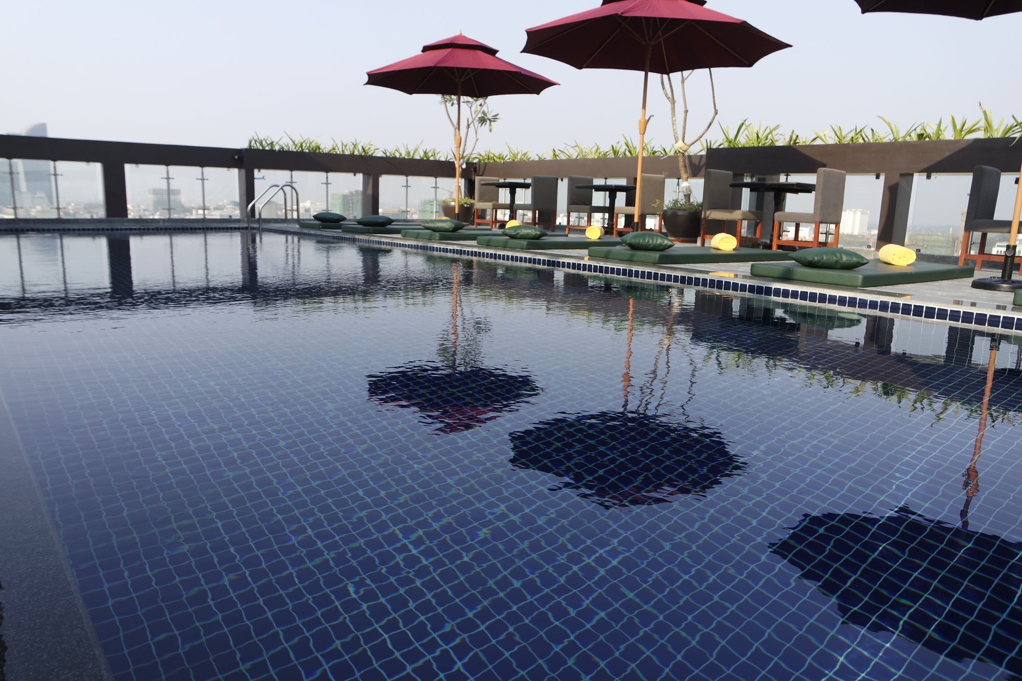 V Hotel Phnom Penh Eksteriør billede