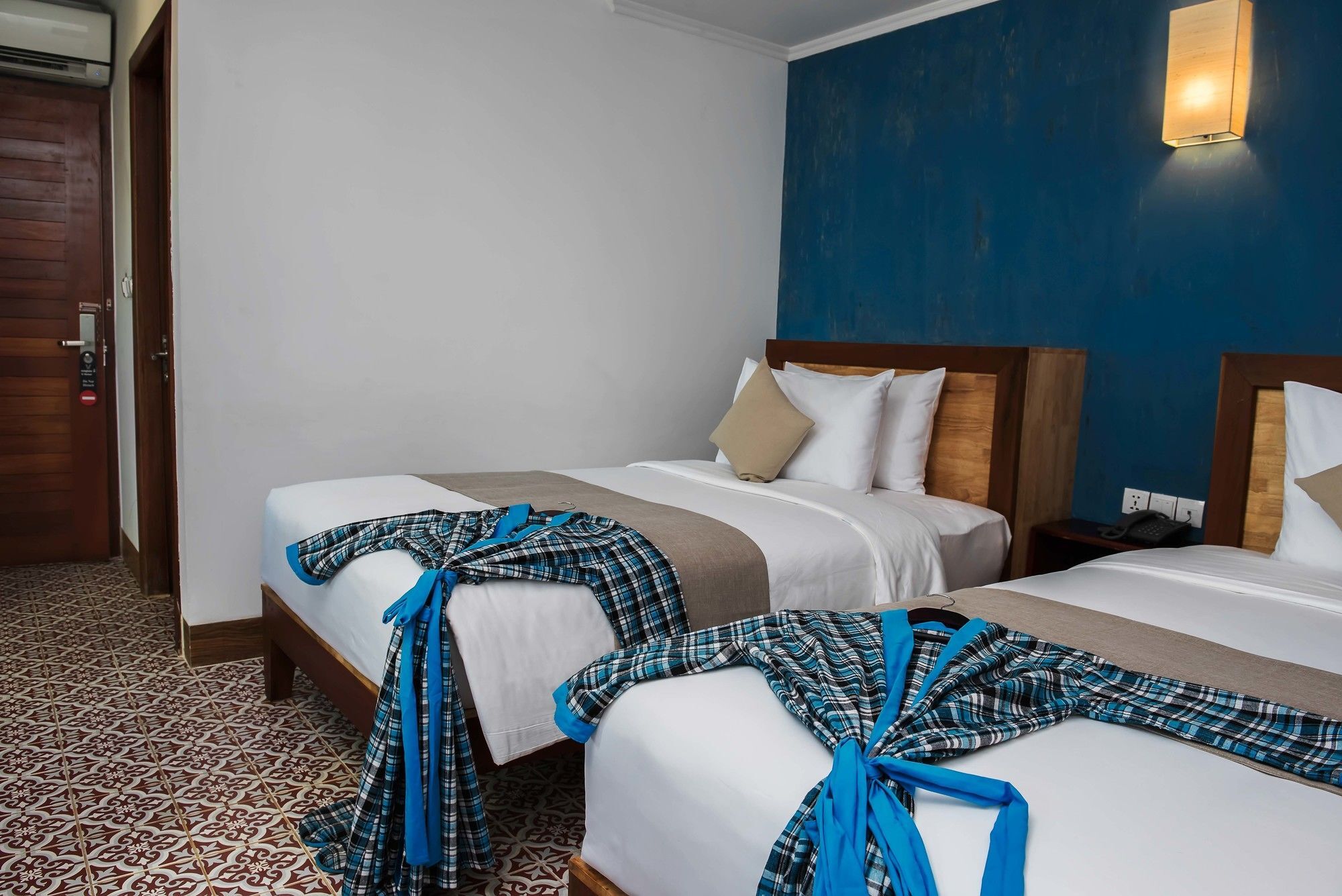 V Hotel Phnom Penh Eksteriør billede
